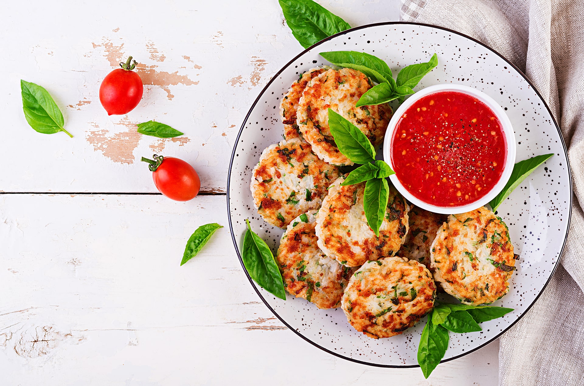 Delicious rice and chicken meat patties with garlic tomato sauce - Prodotti Tipici Siciliani